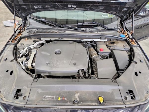 2018 VOLVO S90