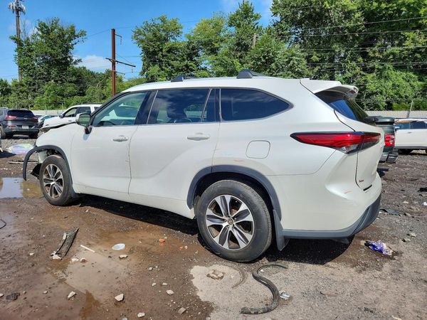 2022 TOYOTA HIGHLANDER