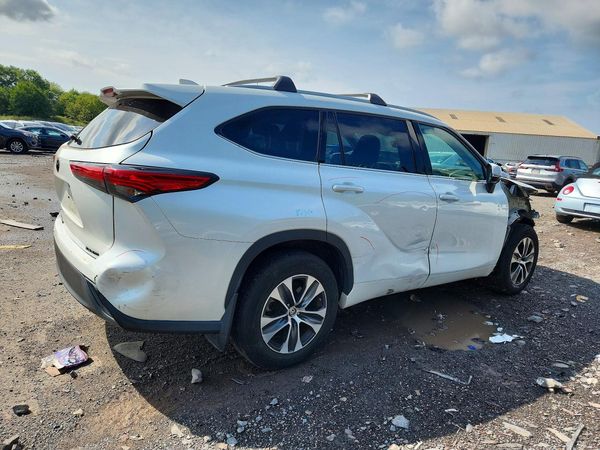2022 TOYOTA HIGHLANDER