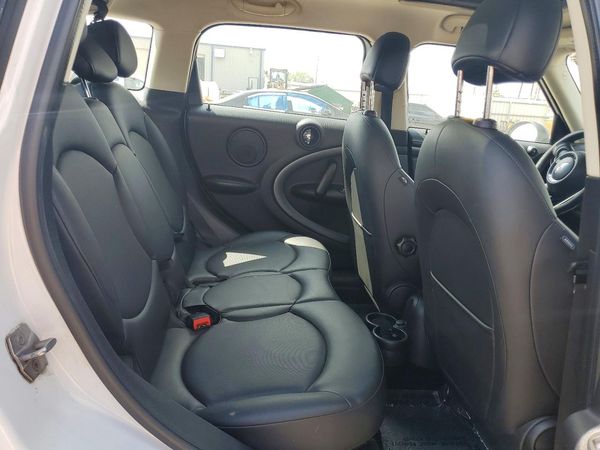 2014 MINI COOPER