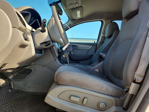 2013 CHEVROLET TRAVERSE 1LT — DENT