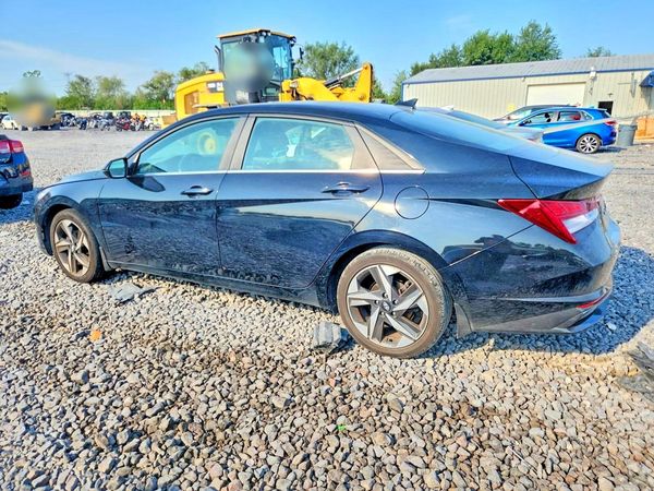 2022 HYUNDAI ELANTRA SEL w/ Premium Pkg