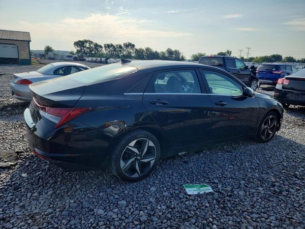 2022 HYUNDAI ELANTRA SEL w/ Premium Pkg