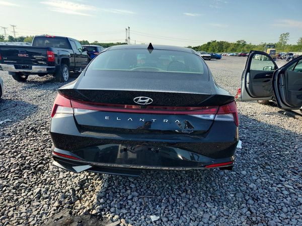 2022 HYUNDAI ELANTRA SEL w/ Premium Pkg