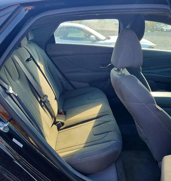 2022 HYUNDAI ELANTRA SEL w/ Premium Pkg