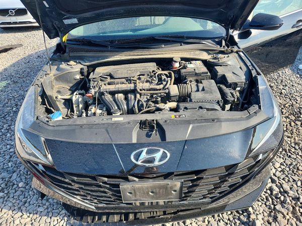 2022 HYUNDAI ELANTRA SEL w/ Premium Pkg