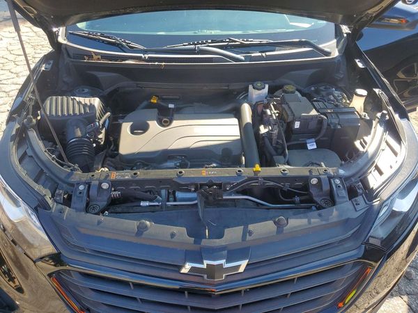 2021 CHEVROLET EQUINOX LT (1LT) — Engine bay