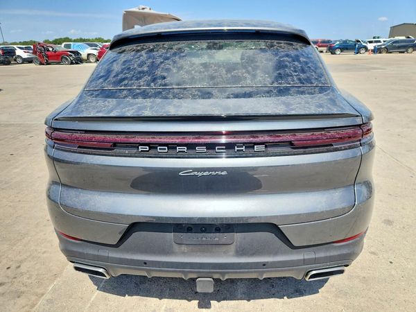 2025 PORSCHE CAYENNE