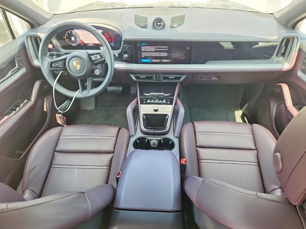 2025 PORSCHE CAYENNE