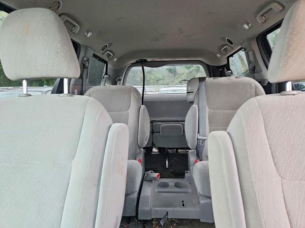 2018 TOYOTA SIENNA LE