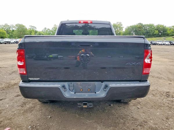 2018 RAM 1500 ST