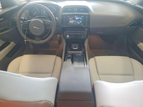 2018 JAGUAR XE