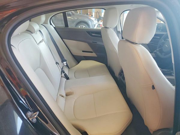 2018 JAGUAR XE
