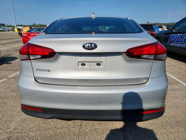 2017 KIA FORTE LX Base