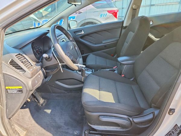 2017 KIA FORTE LX Base