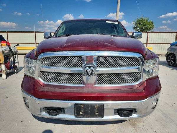 2017 RAM 1500 SLT