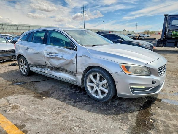 2016 VOLVO V60 SV33 Premier