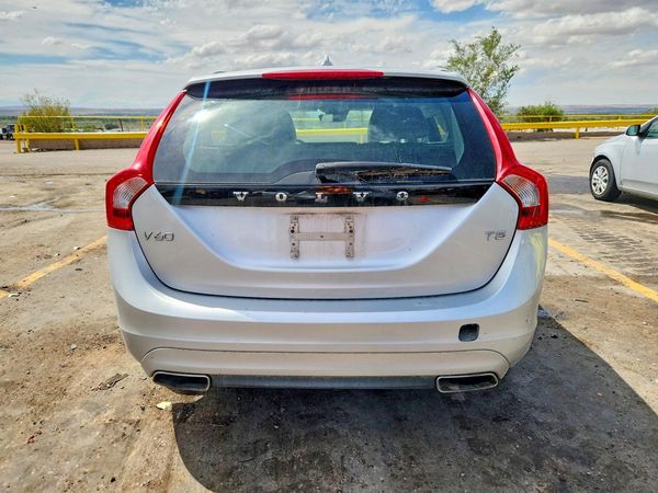 2016 VOLVO V60 SV33 Premier