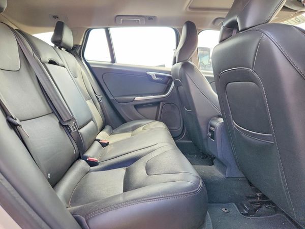 2016 VOLVO V60 SV33 Premier