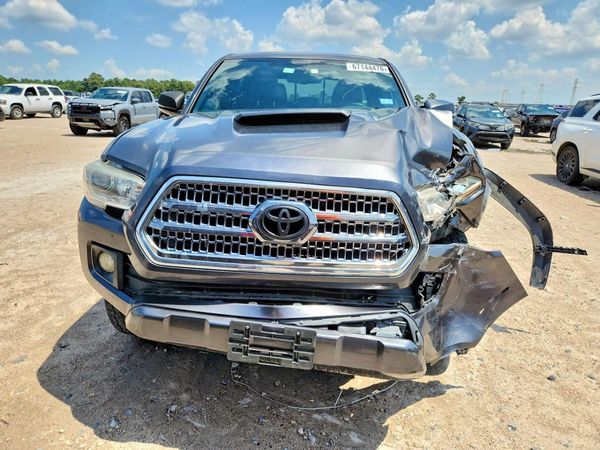 2017 TOYOTA TACOMA