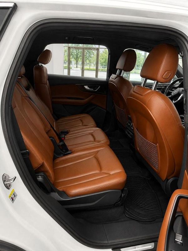 2017 AUDI Q7 quattro Premium