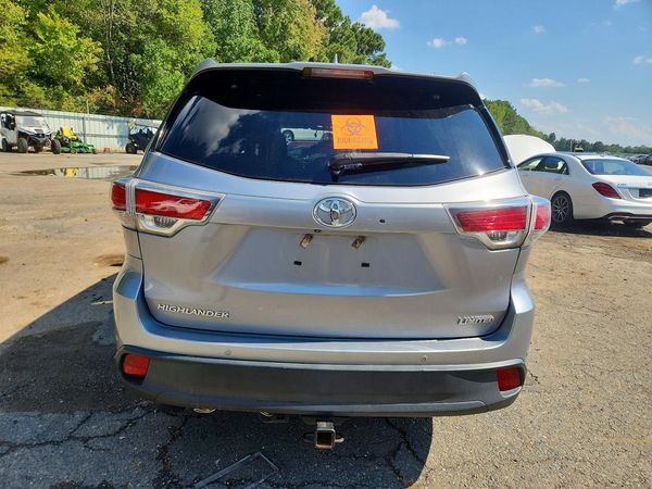 2016 TOYOTA HIGHLANDER