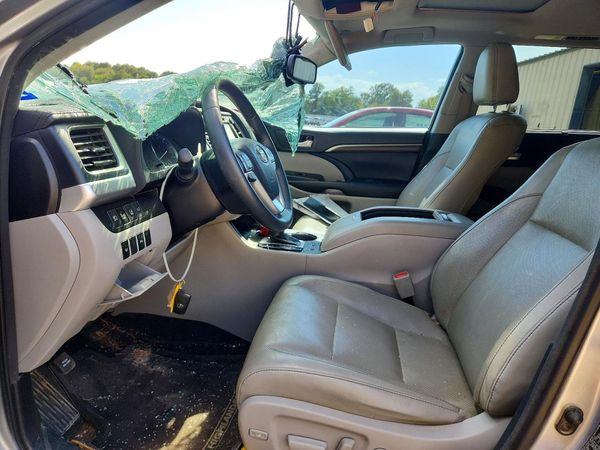 2016 TOYOTA HIGHLANDER