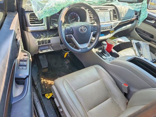 2016 TOYOTA HIGHLANDER
