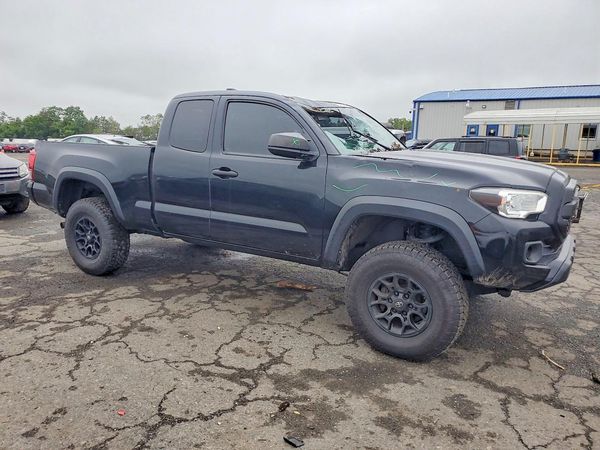 2020 TOYOTA TACOMA SR5
