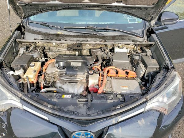 2018 TOYOTA RAV4 LE Plus/XLE — Engine bay