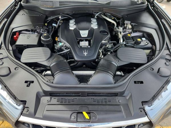 2017 MASERATI LEVANTE