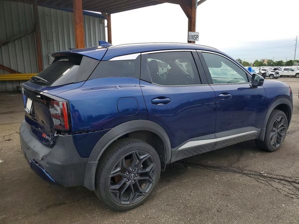 2025 NISSAN KICKS SR