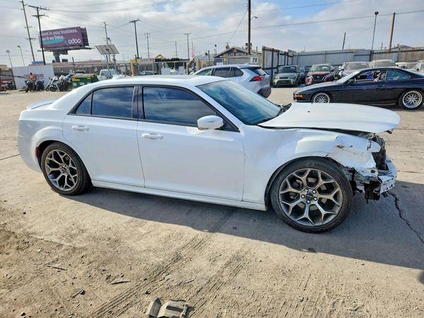 2018 CHRYSLER 300