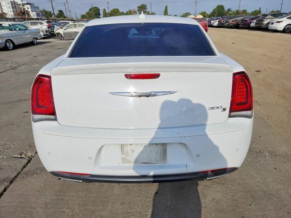 2018 CHRYSLER 300