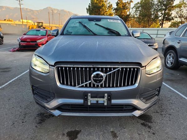2020 VOLVO XC90