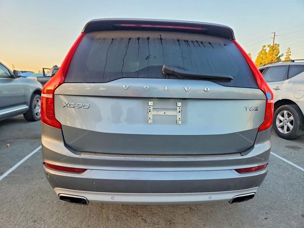 2020 VOLVO XC90