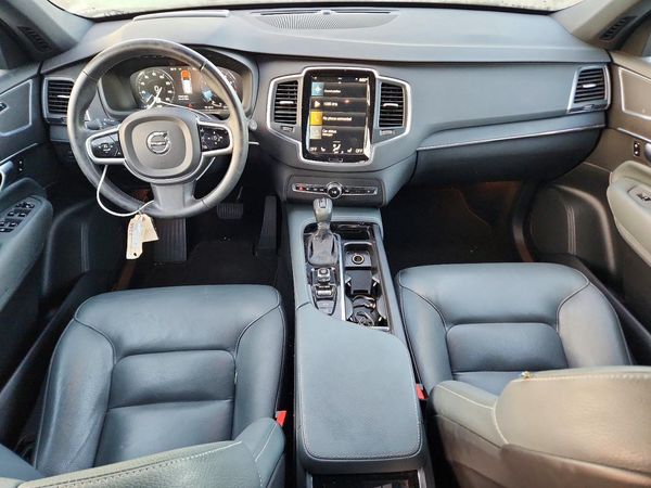 2020 VOLVO XC90