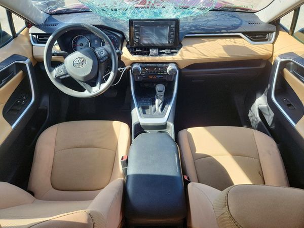 2019 TOYOTA RAV4 LE