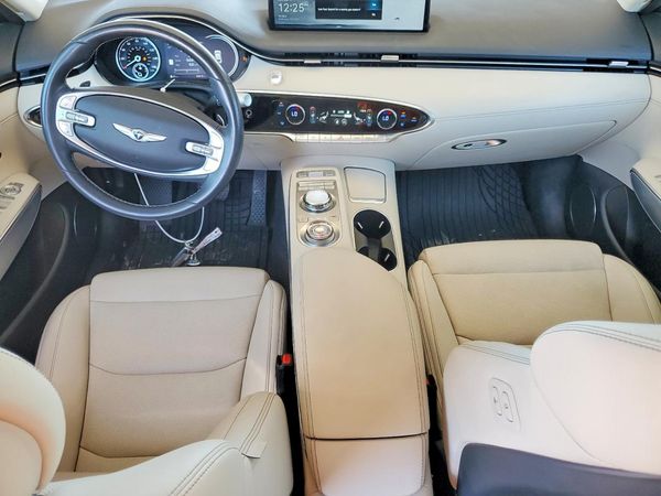 2023 GENESIS GV70