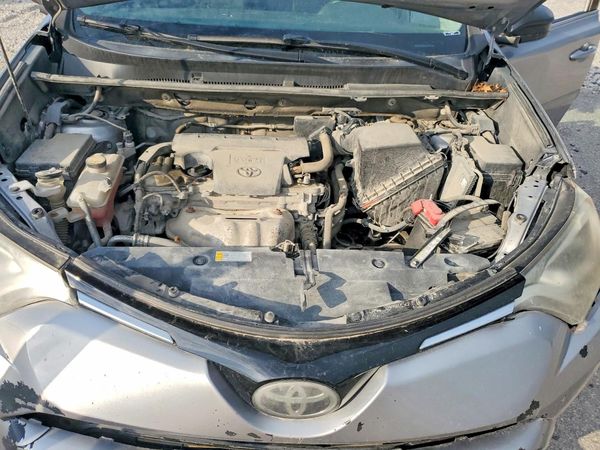 2017 TOYOTA RAV4 LE — Engine bay