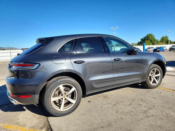 2020 PORSCHE MACAN