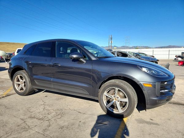 2020 PORSCHE MACAN