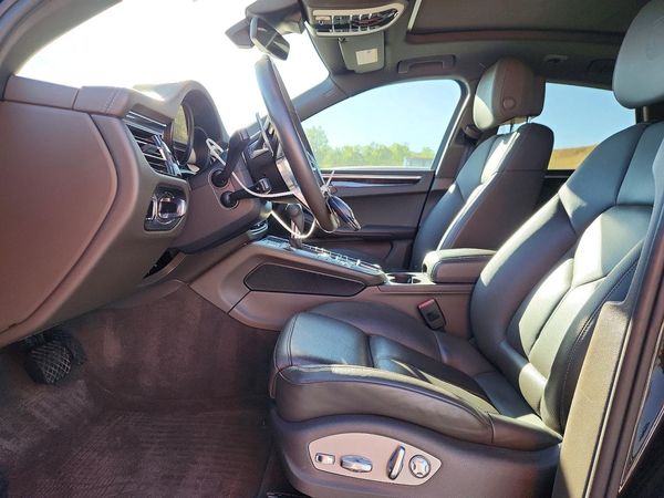 2020 PORSCHE MACAN
