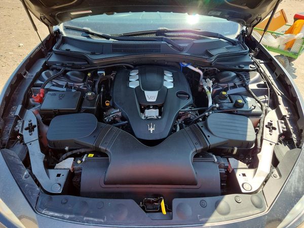 2017 MASERATI GHIBLI — Engine bay