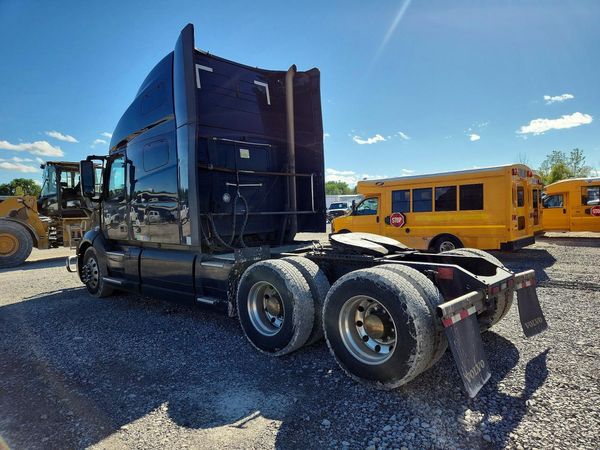 2020 VOLVO VN