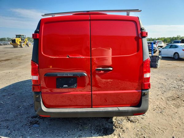 2018 MERCEDES-BENZ METRIS