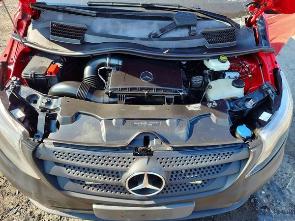 2018 MERCEDES-BENZ METRIS