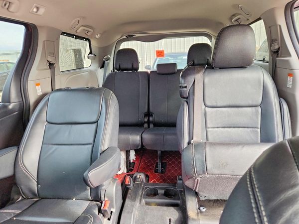 2016 TOYOTA SIENNA