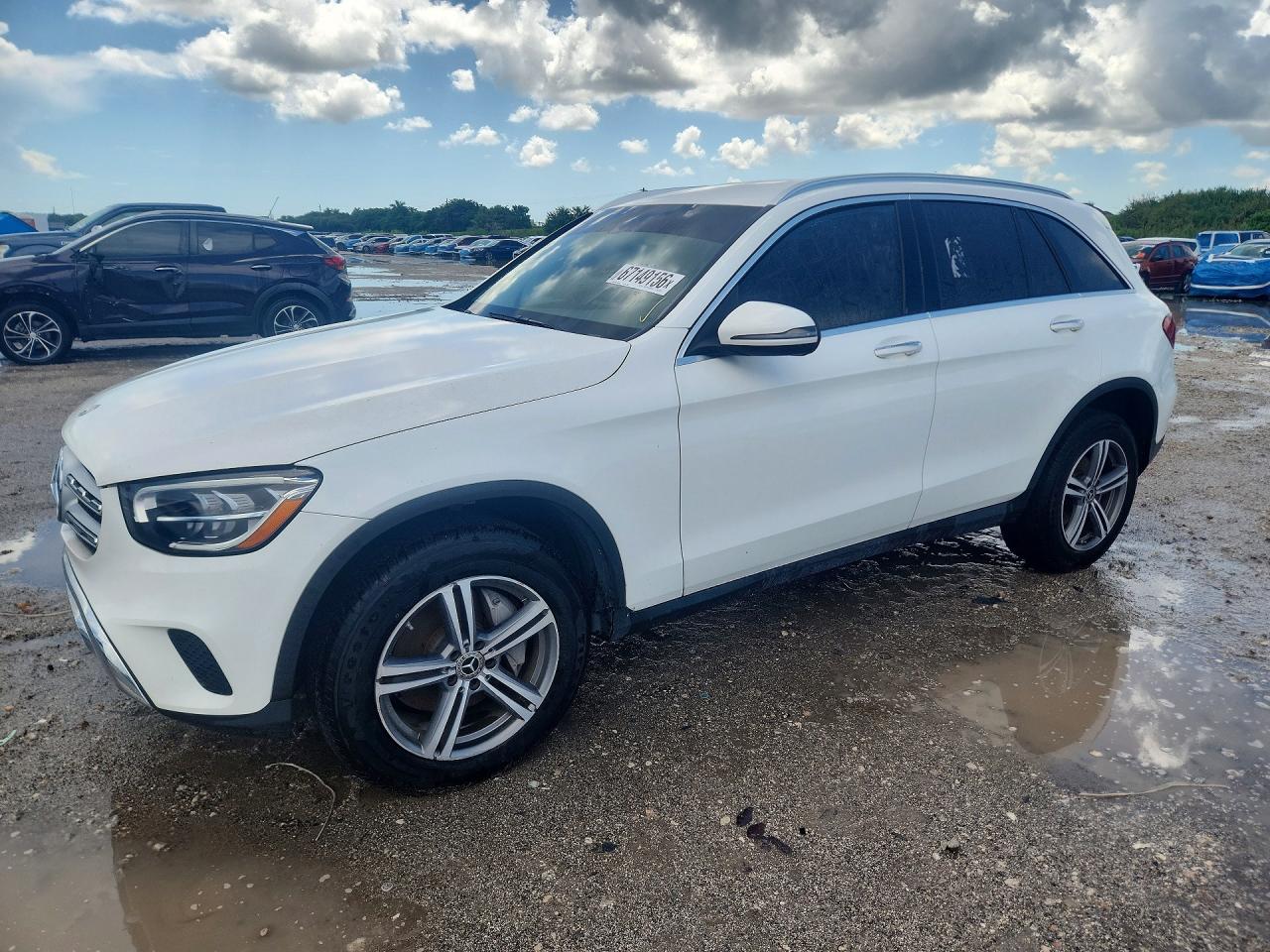 2020 MERCEDES-BENZ GLC-CLASS GLC300 — Front 3/4