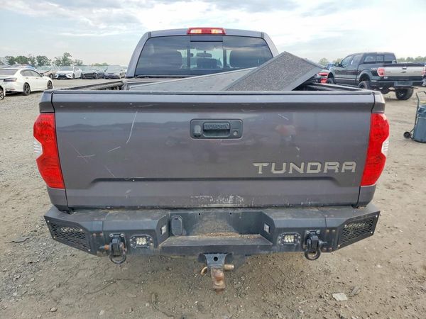 2017 TOYOTA TUNDRA